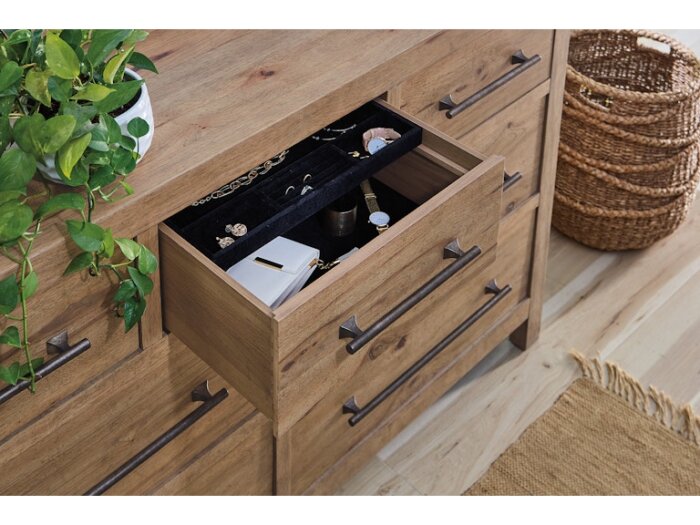 Vineyard Row Seven-Drawer Dresser - Image 3